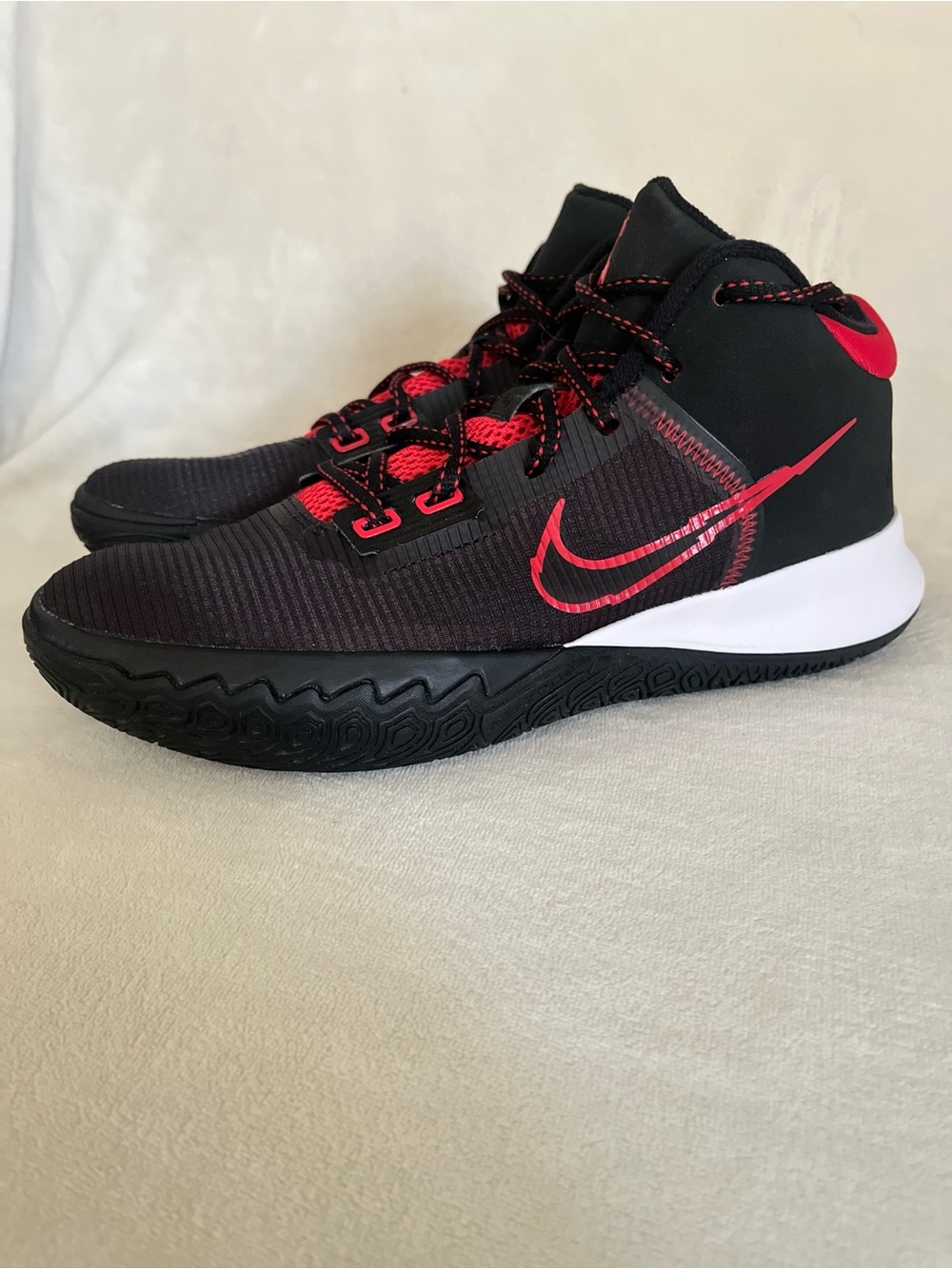 Nike Kyrie Flytrap 4 Bred “Black University Red” Basketball Shoes - Men’s Size 8